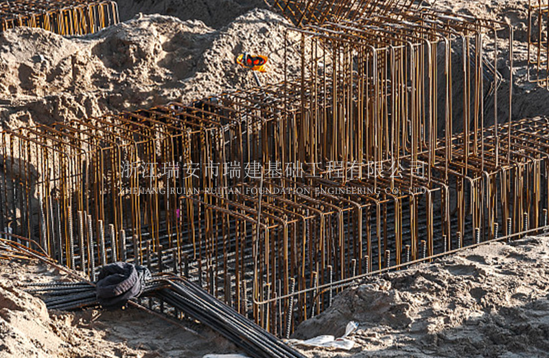 Basic engineering of soft soil foundation reinforcement